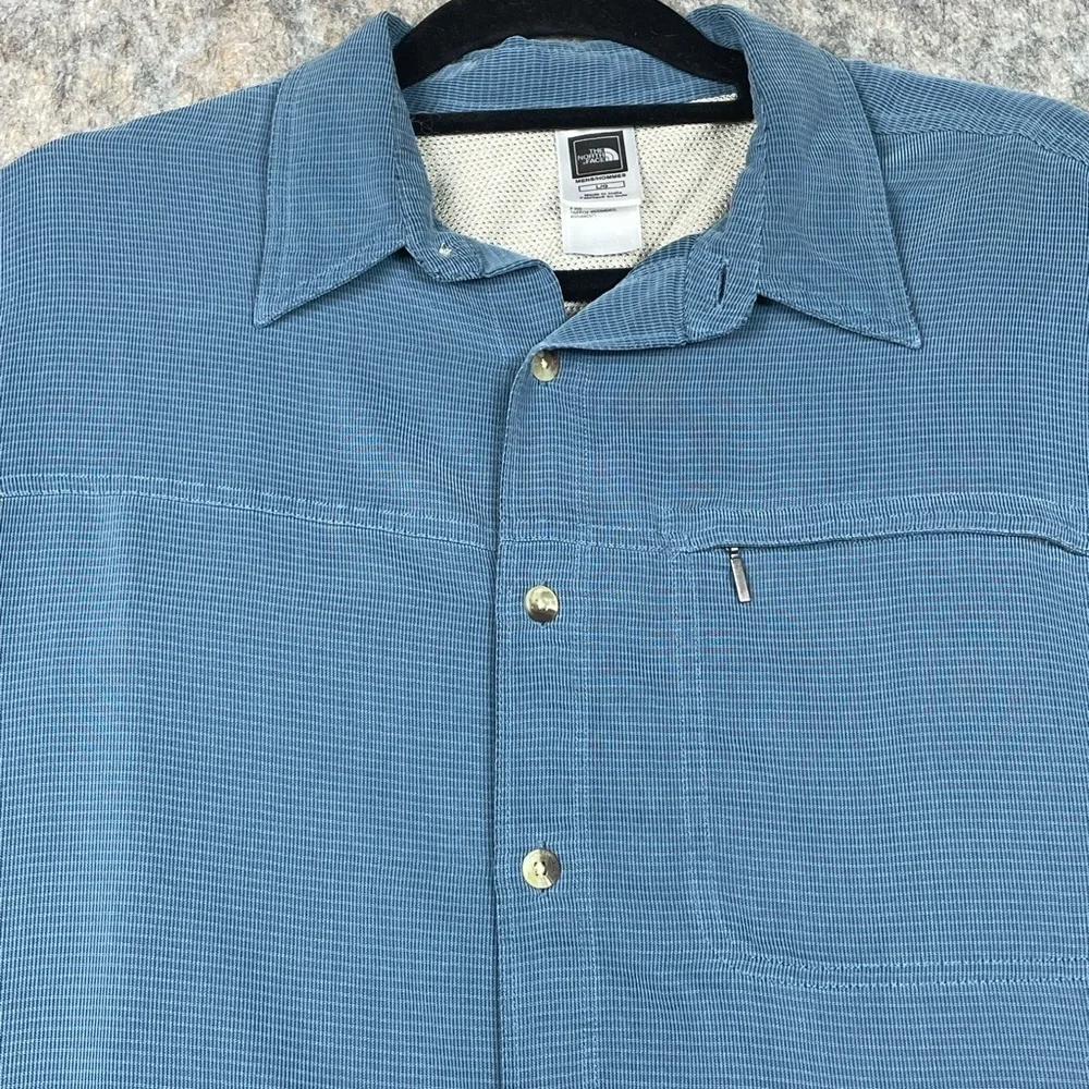 The North Face Men's Blue Button Up Short Sleeve Outdoor Activewear Shirt - Sz L